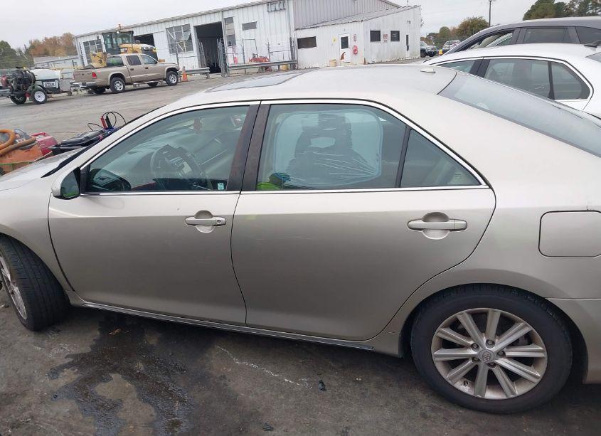 Photo 14 of 2014 Toyota Camry XLE (VIN 4T1BF1FK3EU464935)