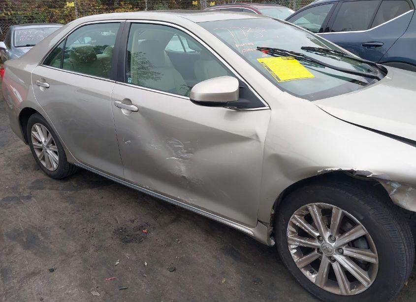 Photo 17 of 2014 Toyota Camry XLE (VIN 4T1BF1FK3EU464935)