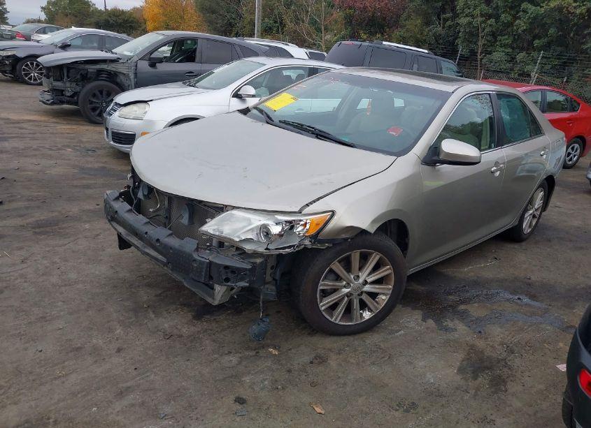 Photo 2 of 2014 Toyota Camry XLE (VIN 4T1BF1FK3EU464935)