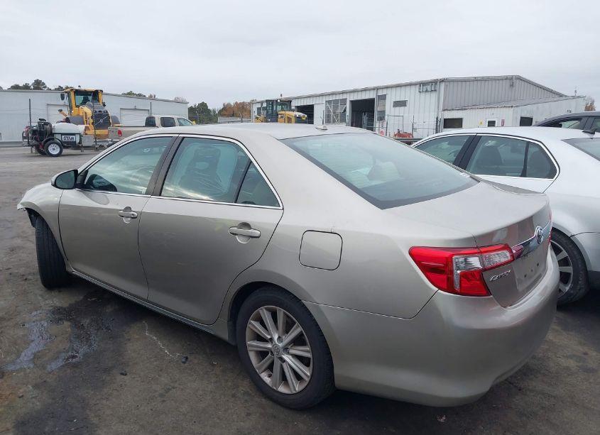 Photo 3 of 2014 Toyota Camry XLE (VIN 4T1BF1FK3EU464935)