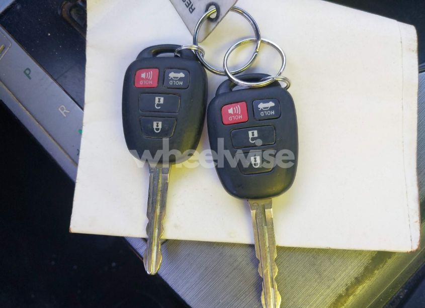 Photo 11 of 2014 Toyota Camry SE SPORT (VIN 4T1BF1FK3EU733418)