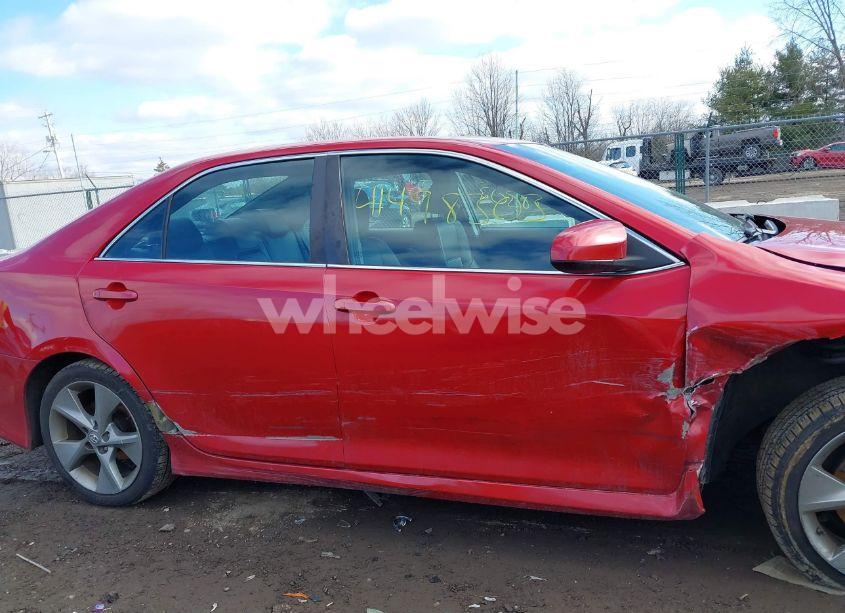 Photo 13 of 2014 Toyota Camry SE SPORT (VIN 4T1BF1FK3EU740501)