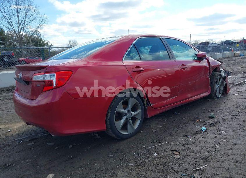 Photo 4 of 2014 Toyota Camry SE SPORT (VIN 4T1BF1FK3EU740501)