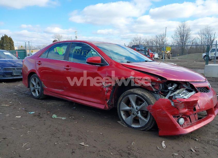 Photo 6 of 2014 Toyota Camry SE SPORT (VIN 4T1BF1FK3EU740501)