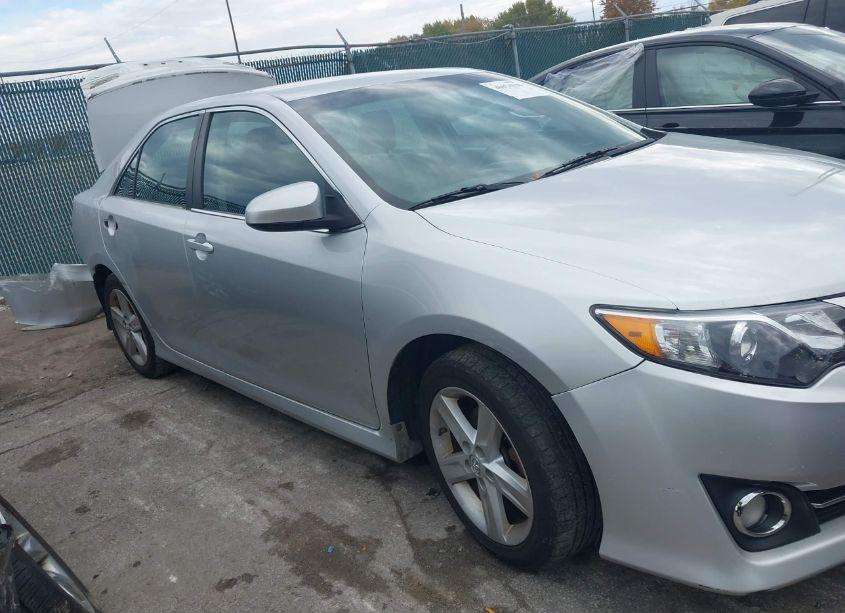 Photo 14 of 2014 Toyota Camry SE (VIN 4T1BF1FK3EU750252)