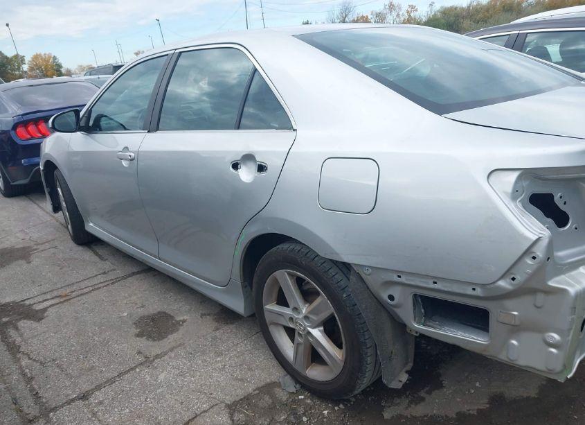 Photo 15 of 2014 Toyota Camry SE (VIN 4T1BF1FK3EU750252)