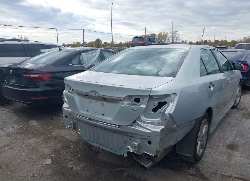 Photo 17 of 2014 Toyota Camry SE (VIN 4T1BF1FK3EU750252)