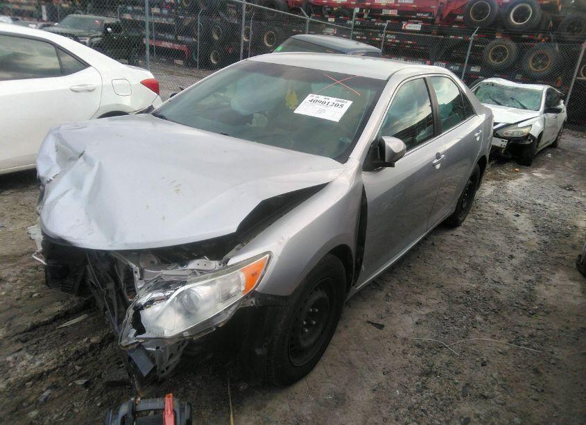Photo 2 of 2014 Toyota Camry L (VIN 4T1BF1FK3EU765785)