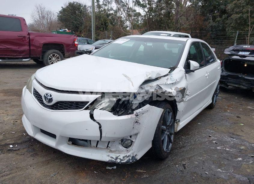 Photo 2 of 2014 Toyota Camry SE SPORT (VIN 4T1BF1FK3EU769383)