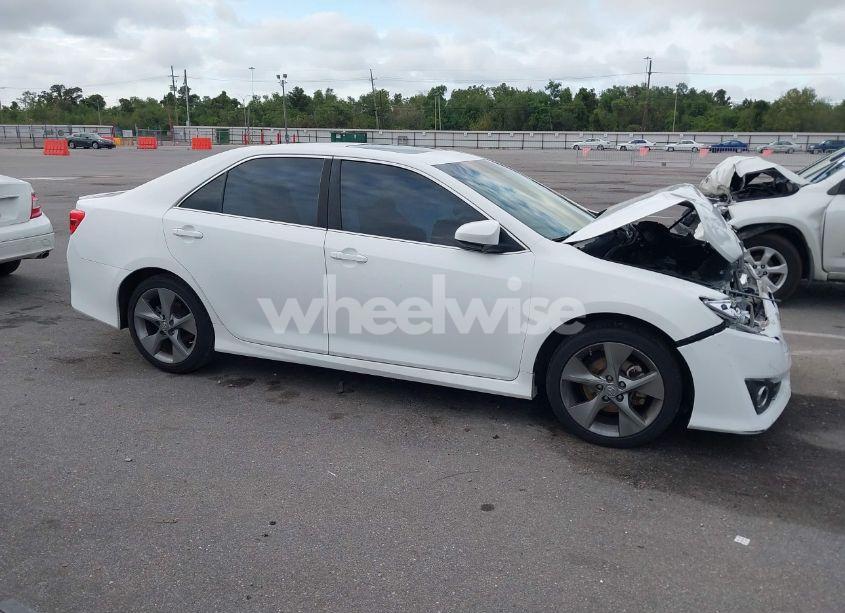 Photo 13 of 2014 Toyota Camry SE SPORT (VIN 4T1BF1FK3EU788807)