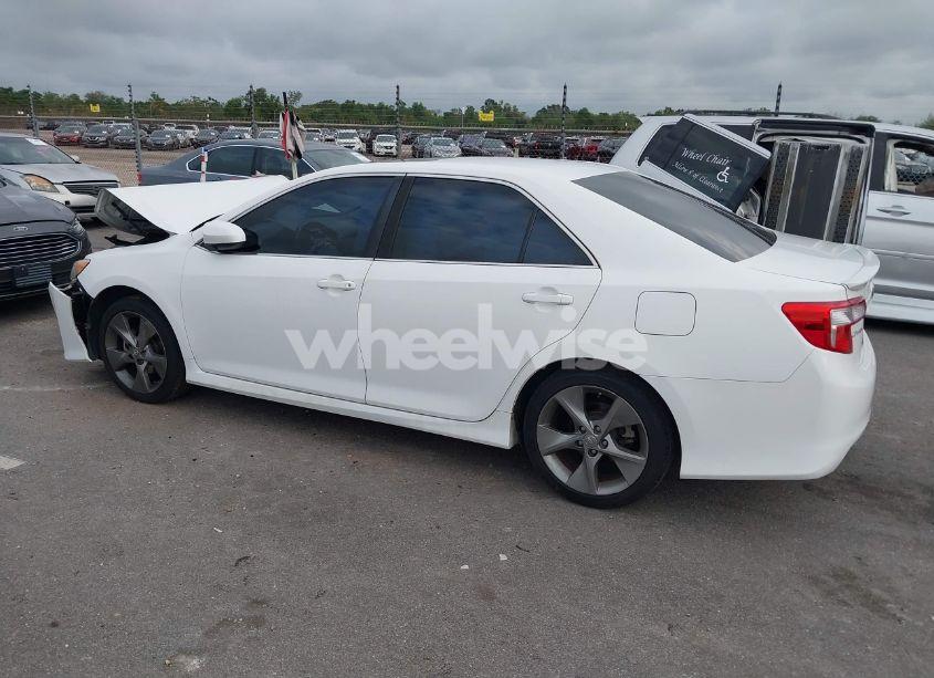 Photo 14 of 2014 Toyota Camry SE SPORT (VIN 4T1BF1FK3EU788807)