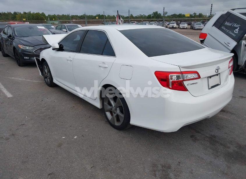 Photo 3 of 2014 Toyota Camry SE SPORT (VIN 4T1BF1FK3EU788807)