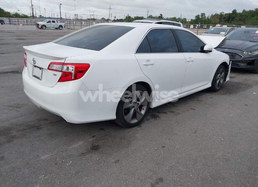 Photo 4 of 2014 Toyota Camry SE SPORT (VIN 4T1BF1FK3EU788807)