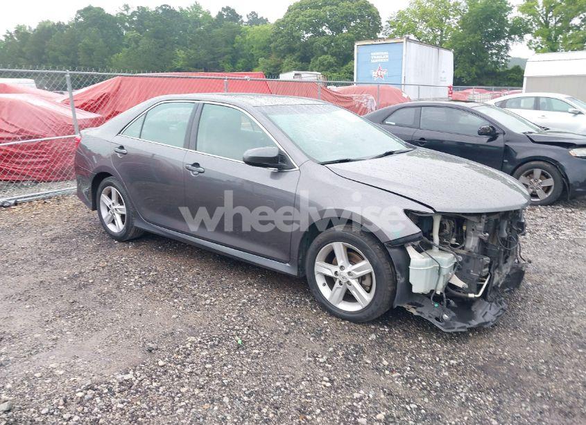 2014 Toyota Camry SE (VIN 4T1BF1FK3EU789729) main photo