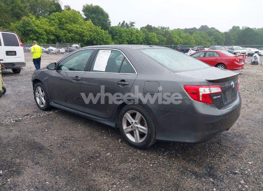 Photo 3 of 2014 Toyota Camry SE (VIN 4T1BF1FK3EU789729)