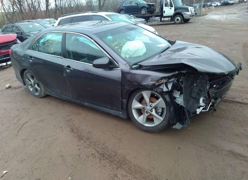 2014 Toyota Camry SE SPORT (VIN 4T1BF1FK3EU802138) main photo