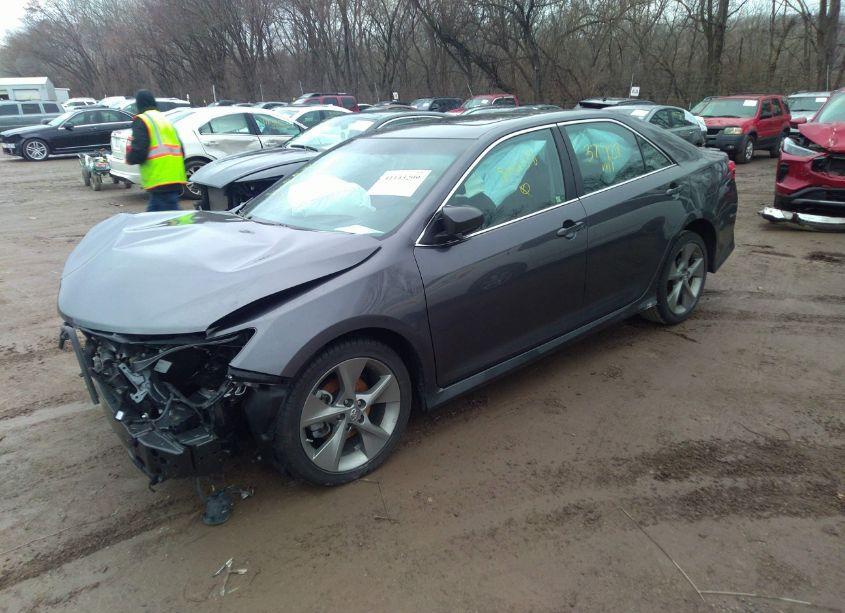 Photo 2 of 2014 Toyota Camry SE SPORT (VIN 4T1BF1FK3EU802138)
