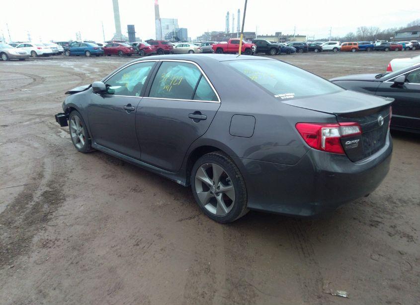 Photo 3 of 2014 Toyota Camry SE SPORT (VIN 4T1BF1FK3EU802138)