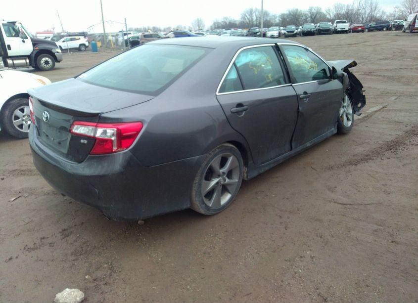 Photo 4 of 2014 Toyota Camry SE SPORT (VIN 4T1BF1FK3EU802138)