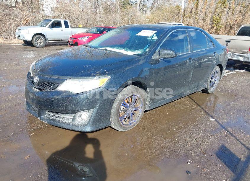 Photo 2 of 2014 Toyota Camry SE (VIN 4T1BF1FK3EU804309)