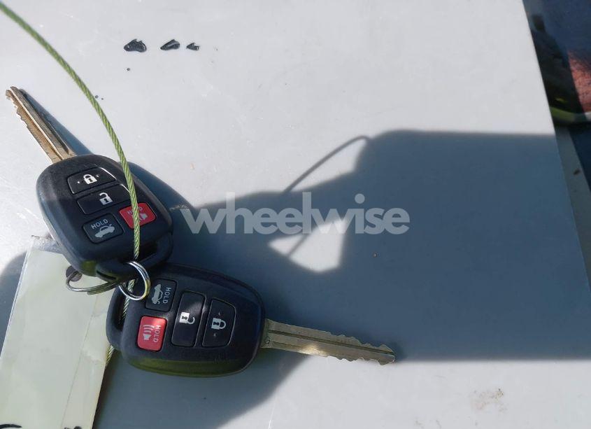 Photo 11 of 2014 Toyota Camry XLE (VIN 4T1BF1FK3EU804939)