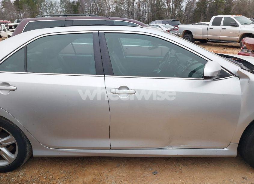 Photo 13 of 2014 Toyota Camry SE (VIN 4T1BF1FK3EU816296)