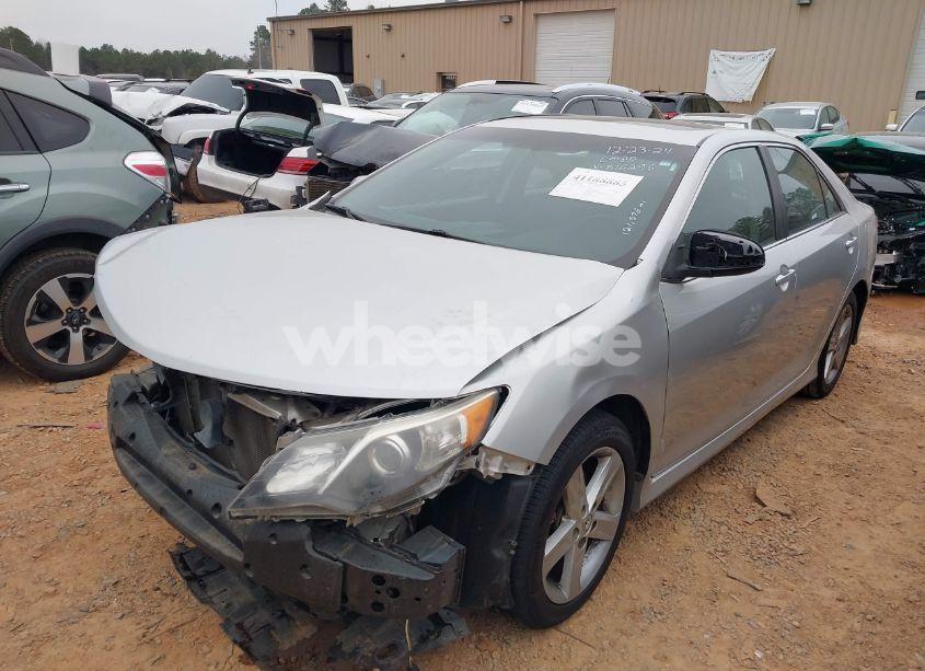 Photo 2 of 2014 Toyota Camry SE (VIN 4T1BF1FK3EU816296)