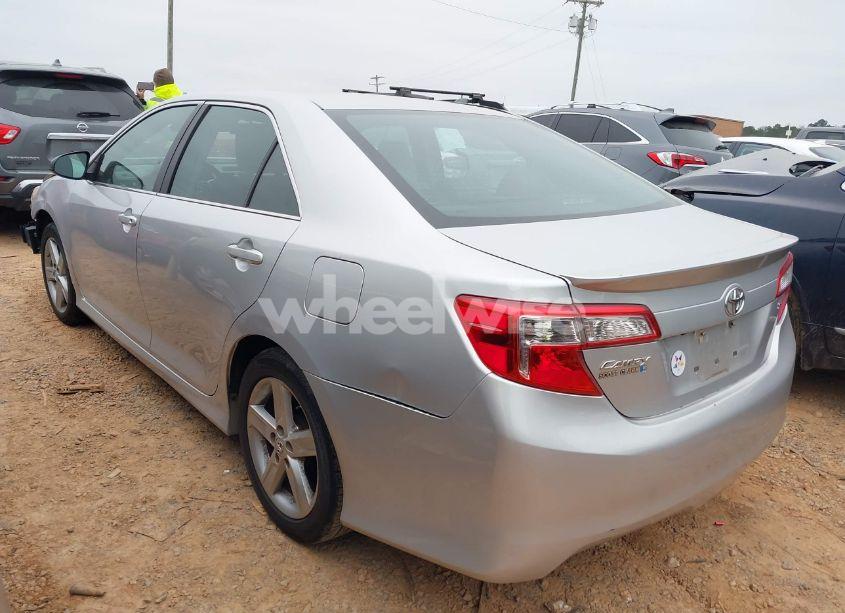 Photo 3 of 2014 Toyota Camry SE (VIN 4T1BF1FK3EU816296)