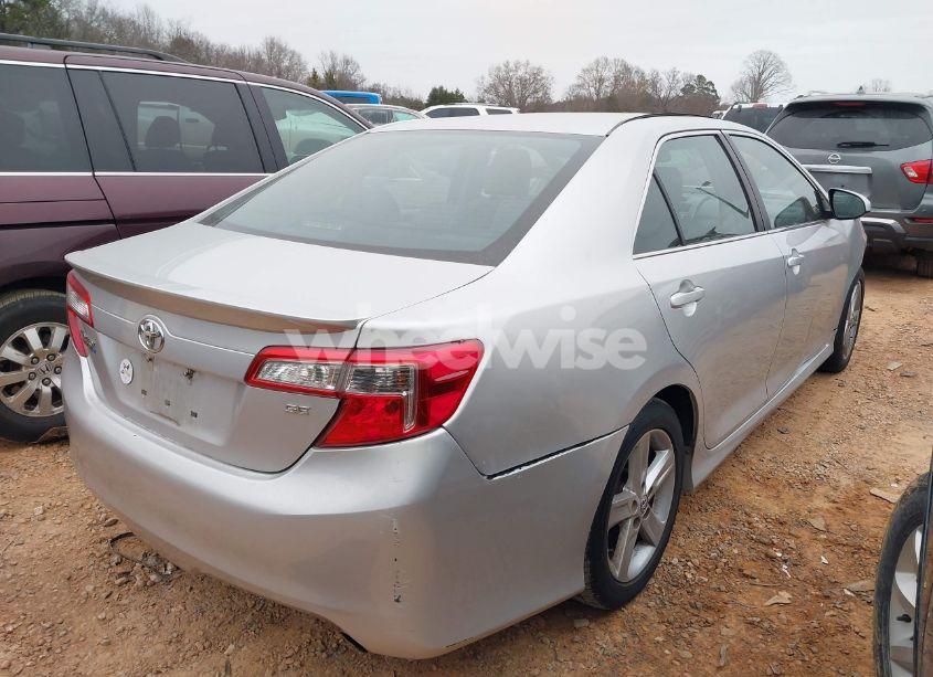 Photo 4 of 2014 Toyota Camry SE (VIN 4T1BF1FK3EU816296)