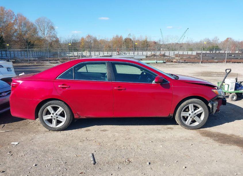 Photo 13 of 2014 Toyota Camry SE (VIN 4T1BF1FK3EU817142)