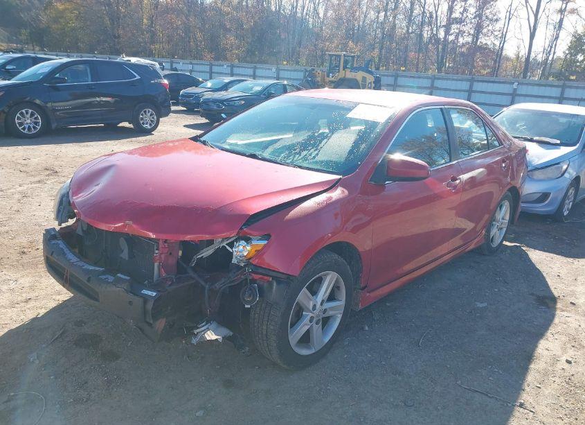 Photo 2 of 2014 Toyota Camry SE (VIN 4T1BF1FK3EU817142)