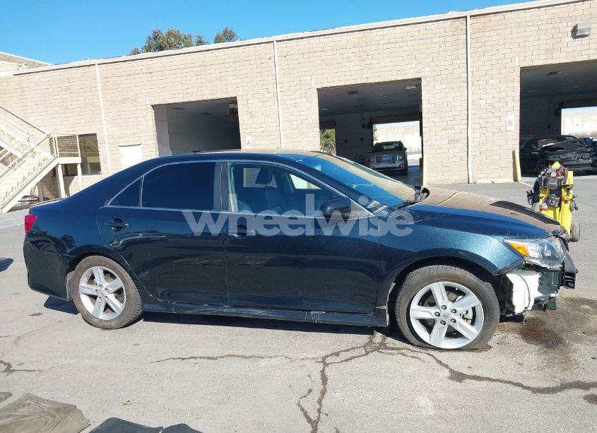 Photo 14 of 2014 Toyota Camry SE (VIN 4T1BF1FK3EU819800)