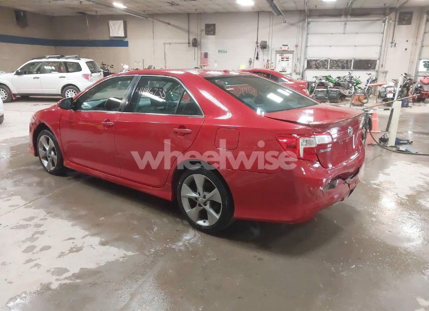 Photo 3 of 2014 Toyota Camry SE SPORT (VIN 4T1BF1FK3EU821479)