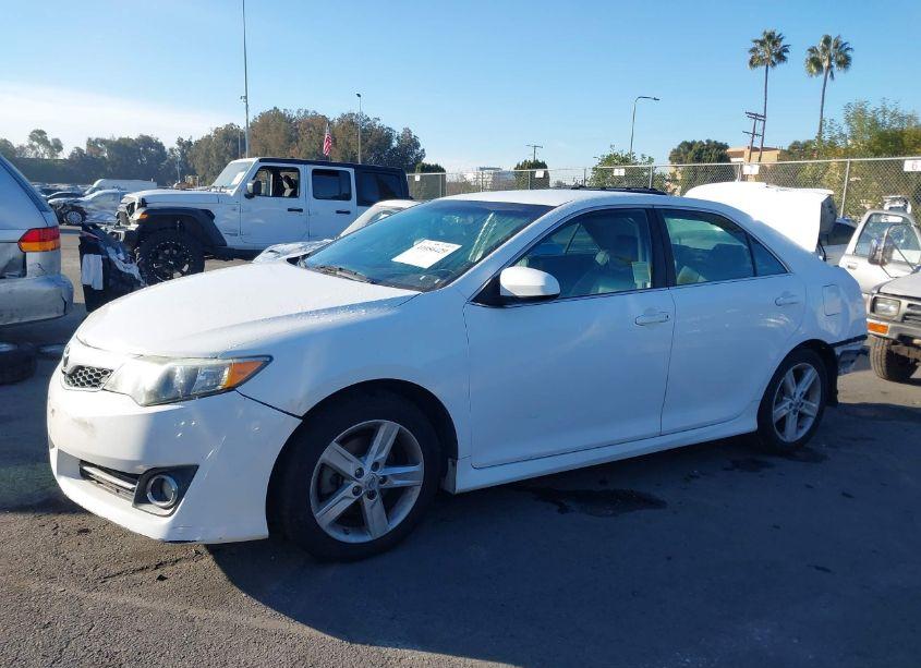 Photo 14 of 2014 Toyota Camry SE (VIN 4T1BF1FK3EU821739)