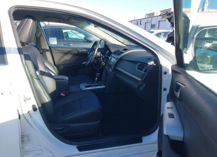 Photo 5 of 2014 Toyota Camry SE (VIN 4T1BF1FK3EU821739)