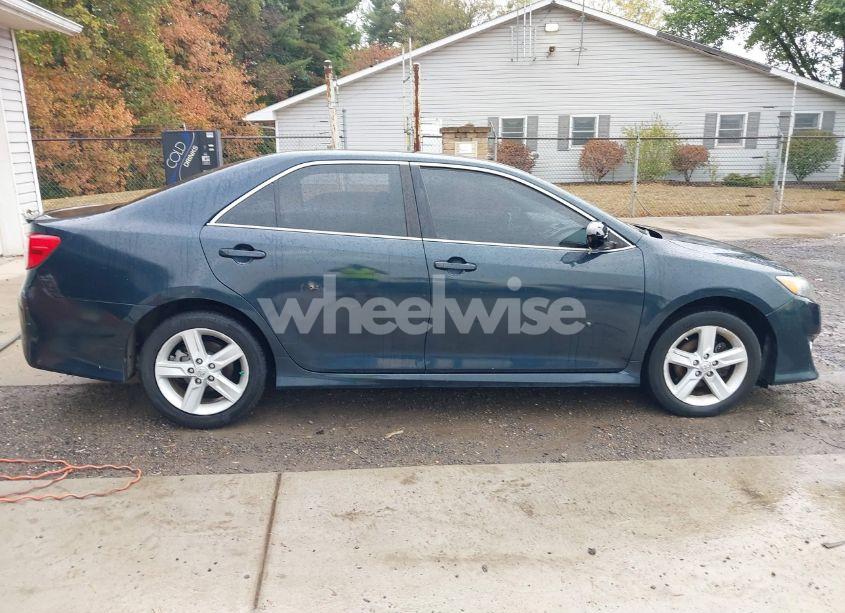 Photo 13 of 2014 Toyota Camry SE (VIN 4T1BF1FK3EU826794)