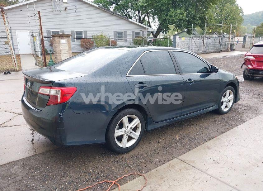 Photo 4 of 2014 Toyota Camry SE (VIN 4T1BF1FK3EU826794)