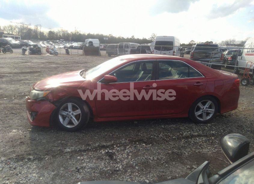 Photo 14 of 2014 Toyota Camry SE (VIN 4T1BF1FK3EU829159)