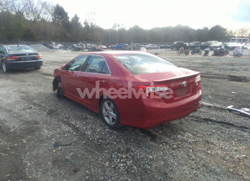 Photo 3 of 2014 Toyota Camry SE (VIN 4T1BF1FK3EU829159)