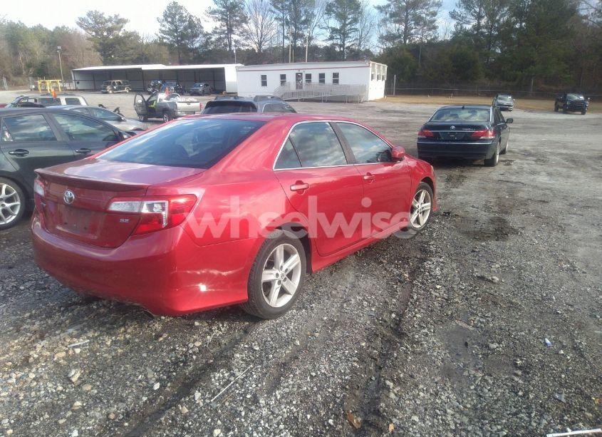 Photo 4 of 2014 Toyota Camry SE (VIN 4T1BF1FK3EU829159)