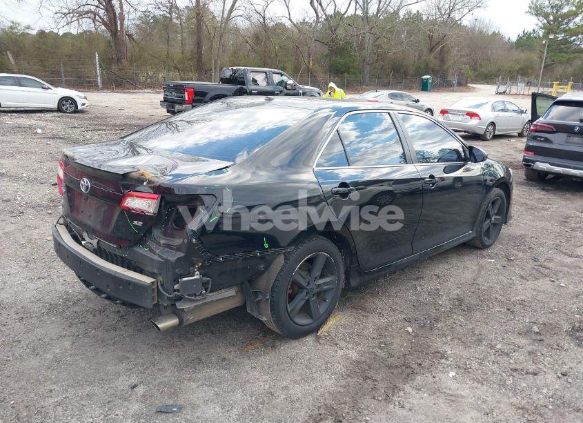 Photo 4 of 2014 Toyota Camry SE (VIN 4T1BF1FK3EU834071)