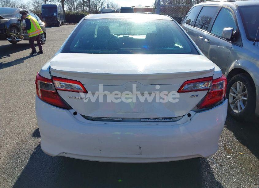 Photo 16 of 2014 Toyota Camry SE (VIN 4T1BF1FK3EU840551)