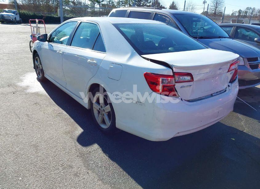 Photo 3 of 2014 Toyota Camry SE (VIN 4T1BF1FK3EU840551)