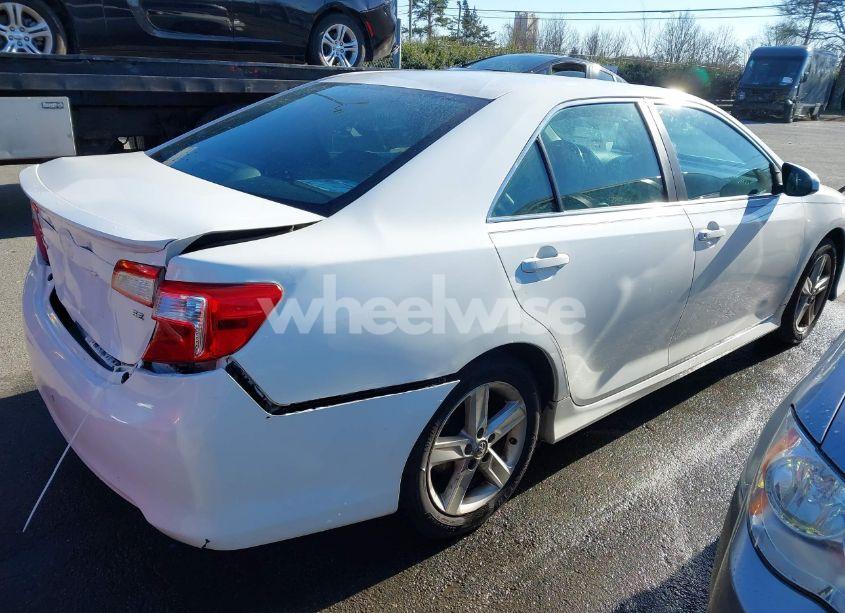 Photo 4 of 2014 Toyota Camry SE (VIN 4T1BF1FK3EU840551)