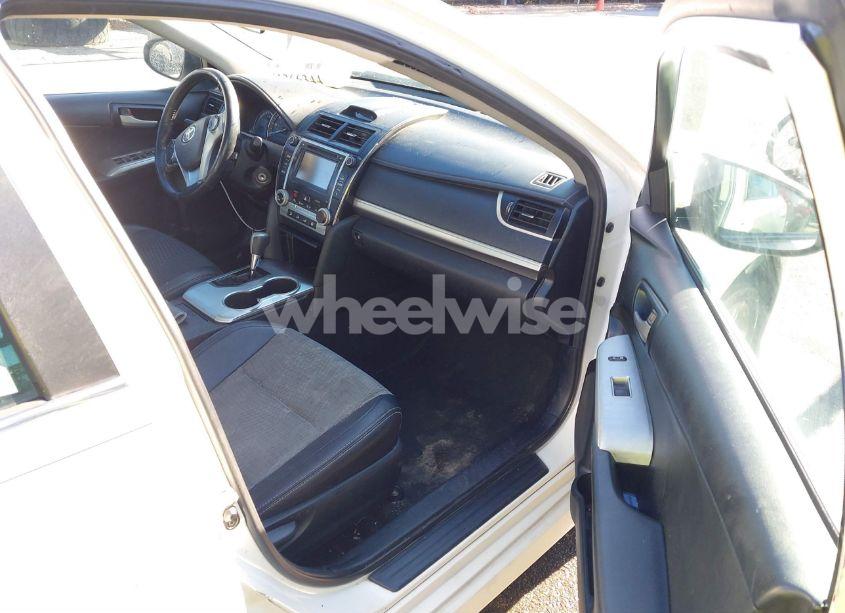 Photo 5 of 2014 Toyota Camry SE (VIN 4T1BF1FK3EU840551)