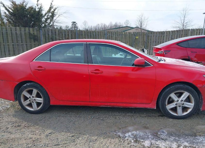 Photo 13 of 2014 Toyota Camry SE (VIN 4T1BF1FK3EU842798)