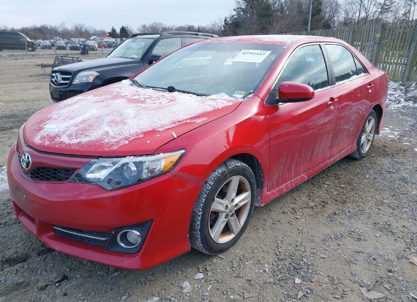 Photo 2 of 2014 Toyota Camry SE (VIN 4T1BF1FK3EU842798)