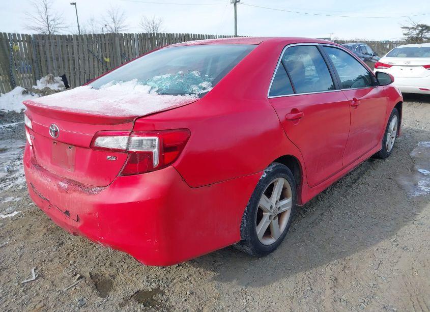 Photo 4 of 2014 Toyota Camry SE (VIN 4T1BF1FK3EU842798)