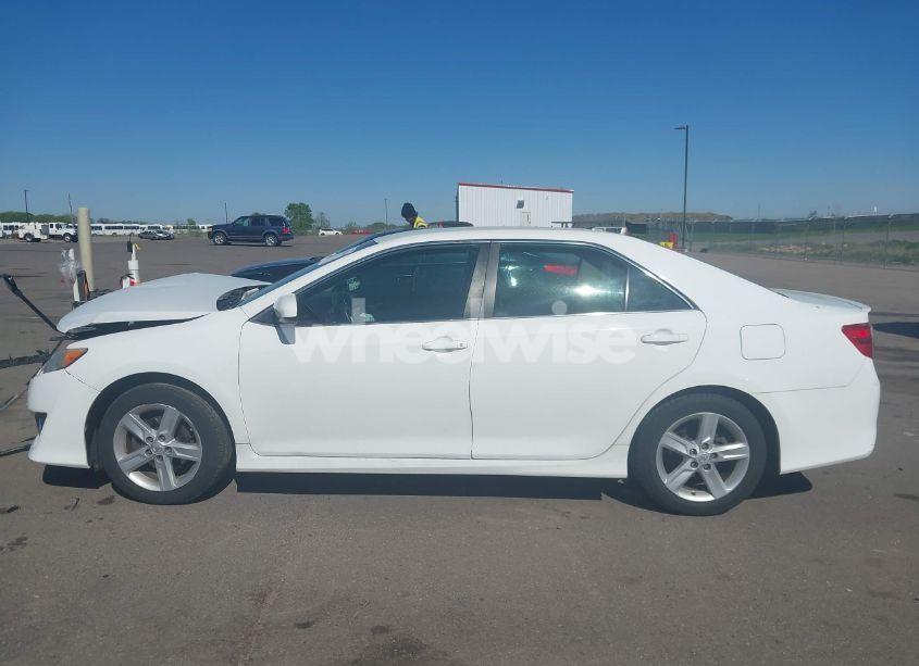 Photo 14 of 2014 Toyota Camry SE (VIN 4T1BF1FK3EU862971)