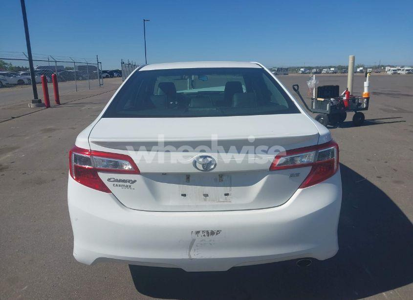 Photo 16 of 2014 Toyota Camry SE (VIN 4T1BF1FK3EU862971)